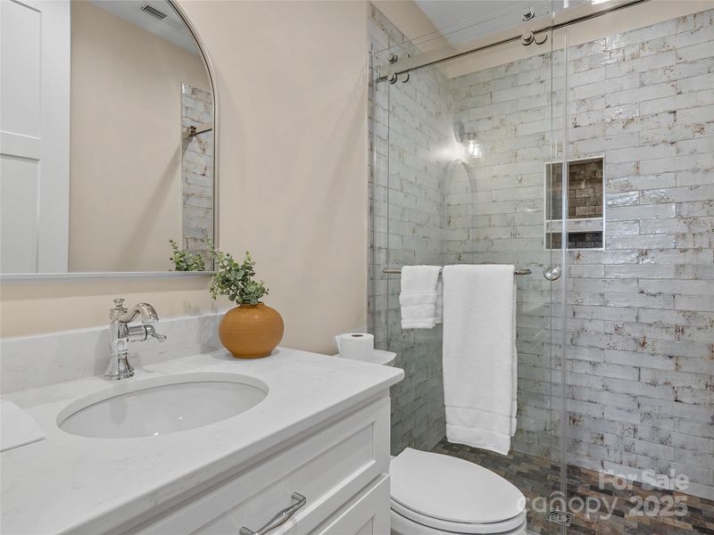 Image 38 of a home in .