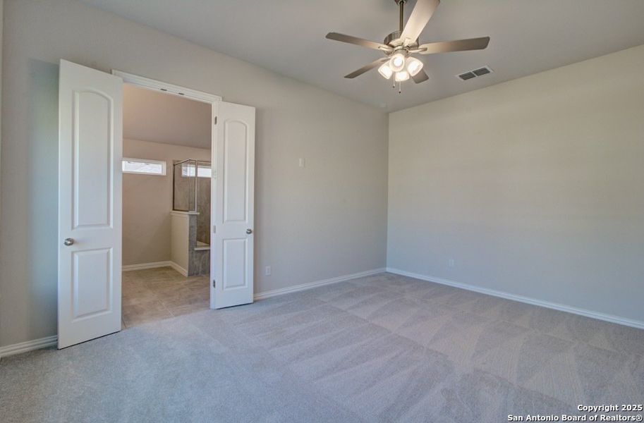 Spacious, unfurnished interior of a new home in The Crossvine, Schertz (Image 15).