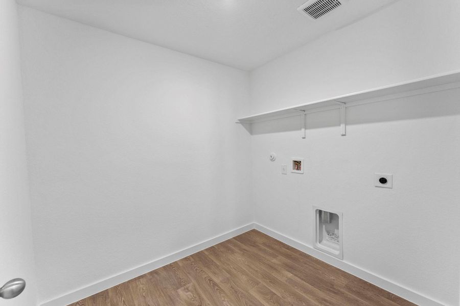 Spacious, unfurnished interior of a new home in Sonoma Oaks, Fredericksburg (Image 27). Spacious, unfurnished interior of a new home in Sonoma Oaks, Fredericksburg (Image 27).