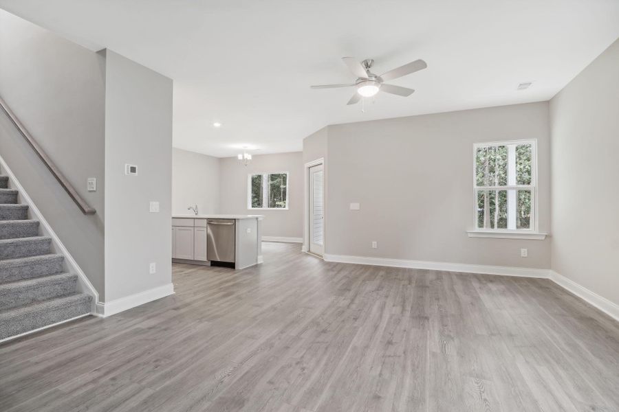 Spacious, unfurnished interior of a new home in Founder's Park, Summerville (Image 6).