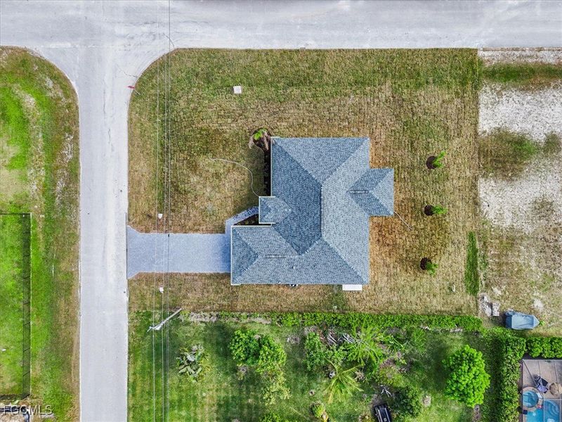 Image 27 of a home in Cape Coral. Image 27 of a home in Cape Coral.
