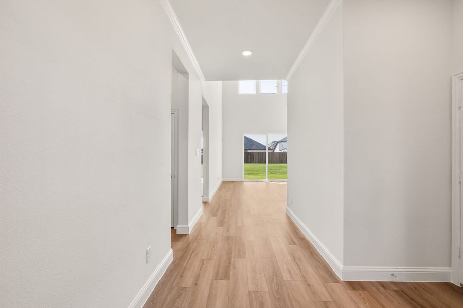 Spacious, unfurnished interior of a new home in Lake Breeze, Lavon (Image 17).