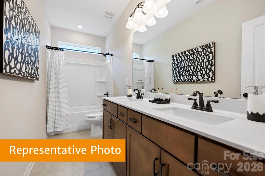 Image 3 of a home in Winecoff.