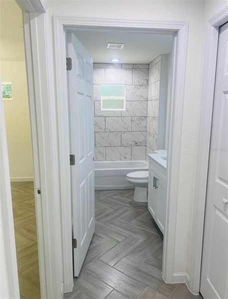 Furnished interior view inside a new home in , Belleview (Image 6).