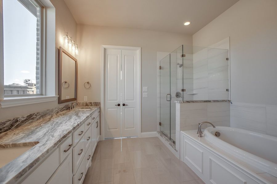 Plan 1634 Primary Bathroom Representative Image