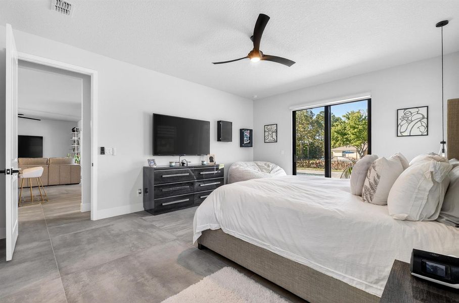 Master Bedroom 8