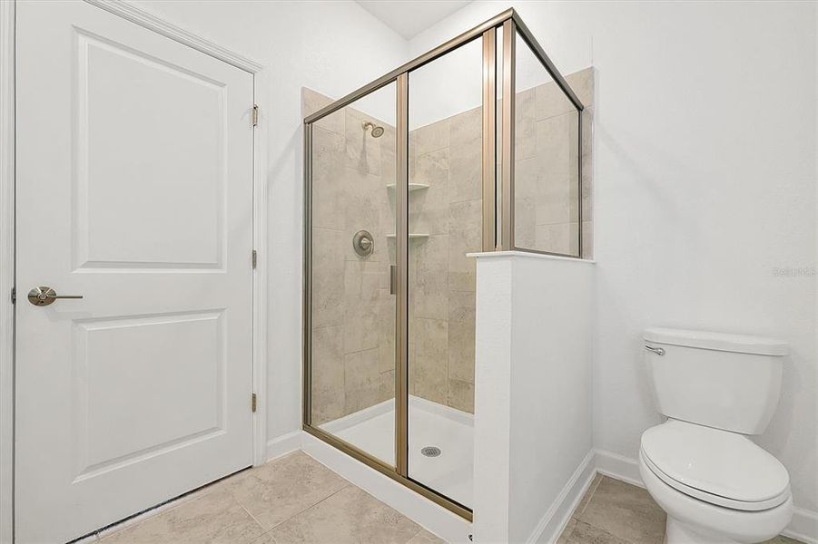 Furnished interior view inside a new home in , Orlando (Image 8).