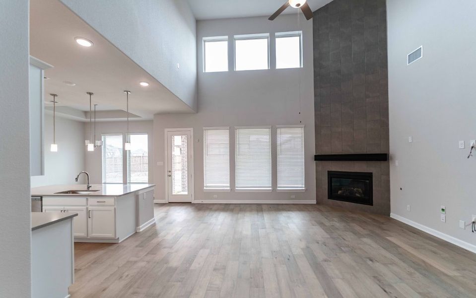 Spacious, unfurnished interior of a new home in Sonoma Verde, Rockwall (Image 14).