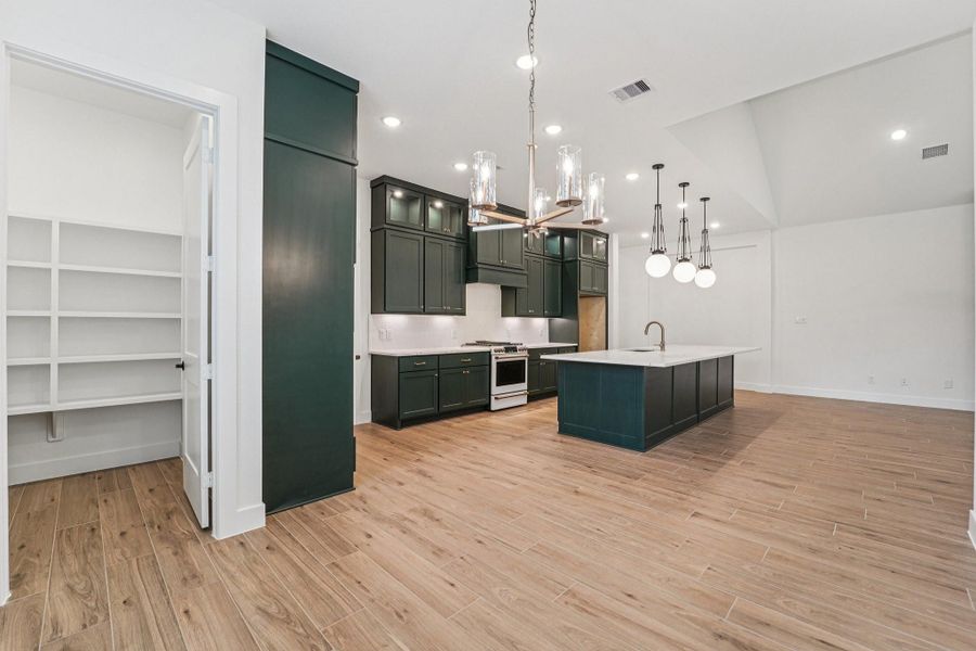 Furnished interior view inside a new home in Evergreen, Conroe (Image 18).