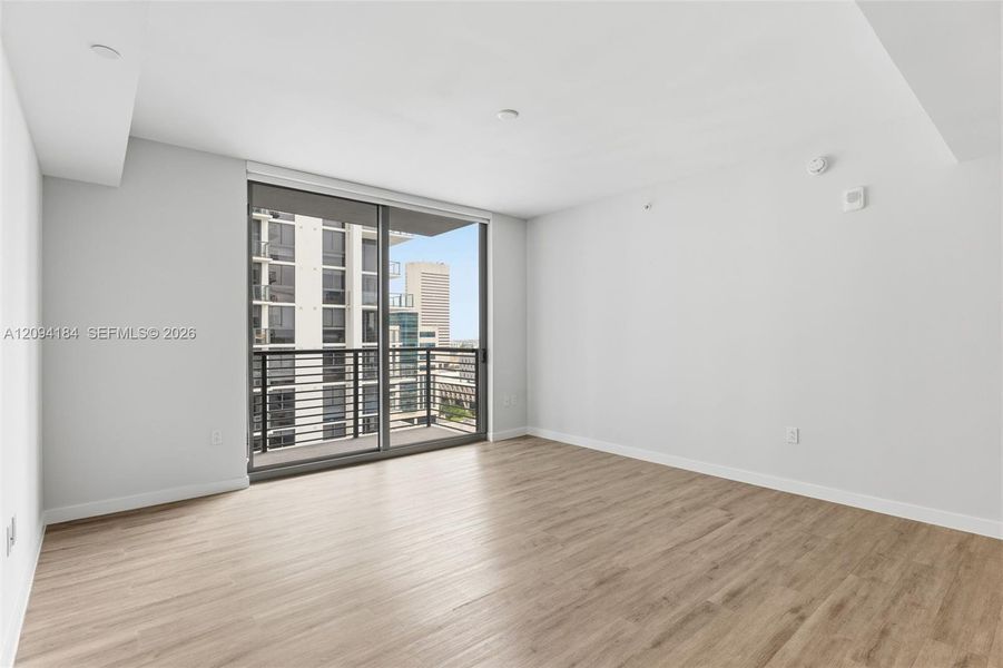 Spacious, unfurnished interior of a new home in , Miami (Image 11).