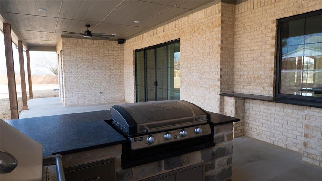 Exterior details and patio area of a home in , Mansfield (Image 3).
