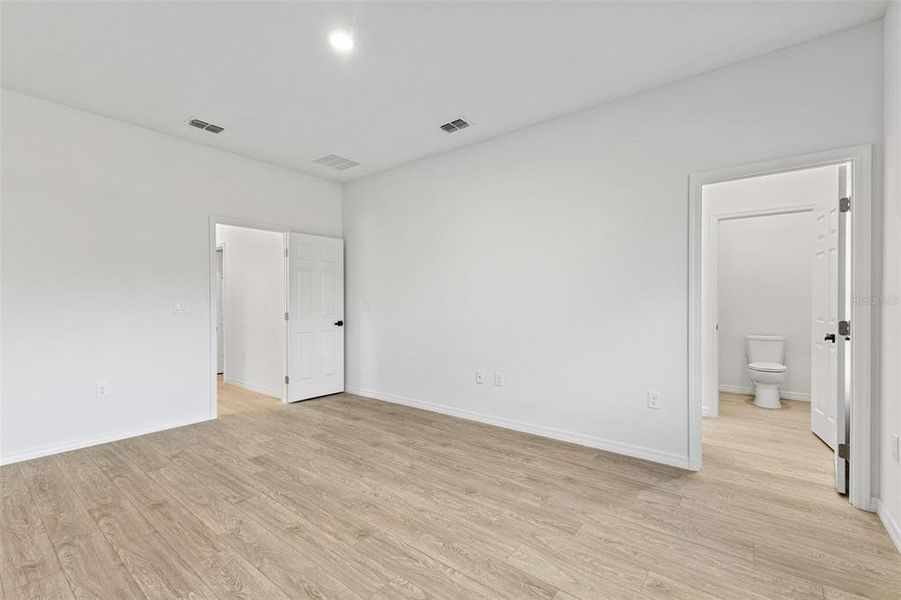 Spacious, unfurnished interior of a new home in , Poinciana (Image 30).