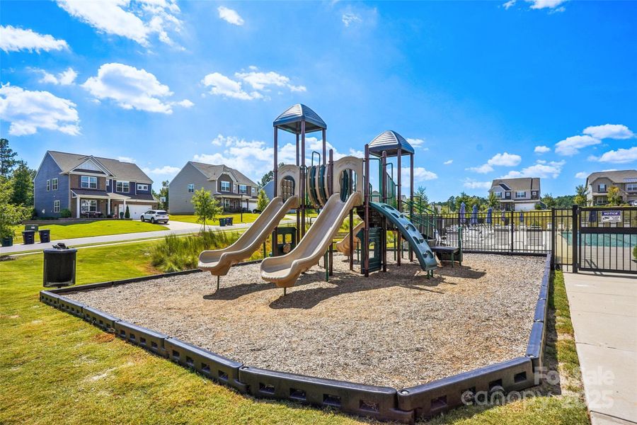 Community amenities in Falls Cove, Troutman (Image 40).