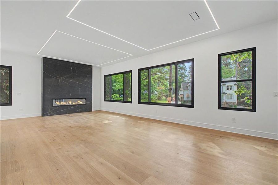 Spacious, unfurnished interior of a new home in , Atlanta (Image 15).