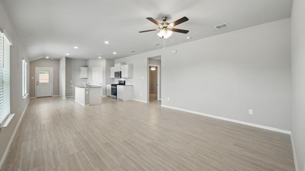 Spacious, unfurnished interior of a new home in Springhill South, Boyd (Image 27). Spacious, unfurnished interior of a new home in Springhill South, Boyd (Image 27).