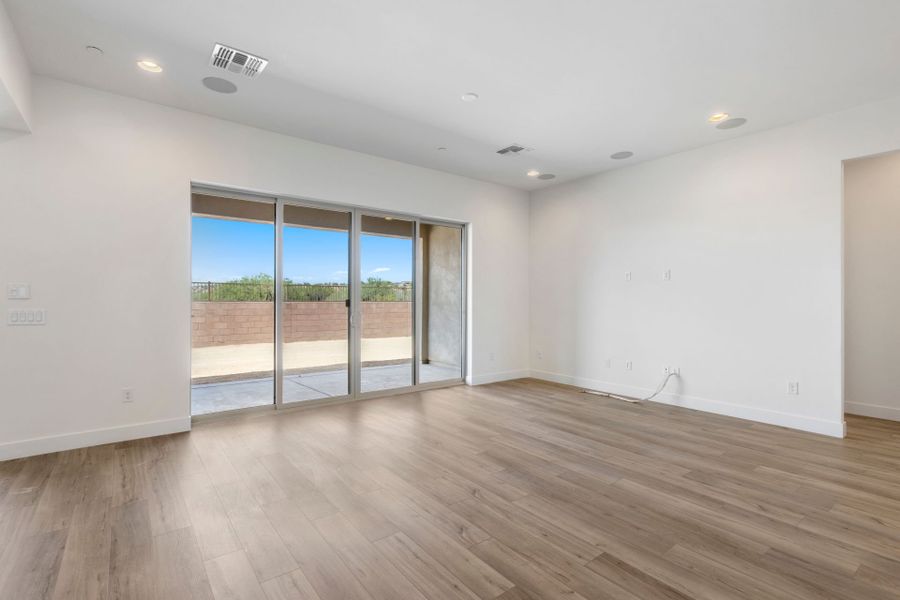 Spacious, unfurnished interior of a new home in Vistoso Canyon Estates, Oro Valley (Image 26).