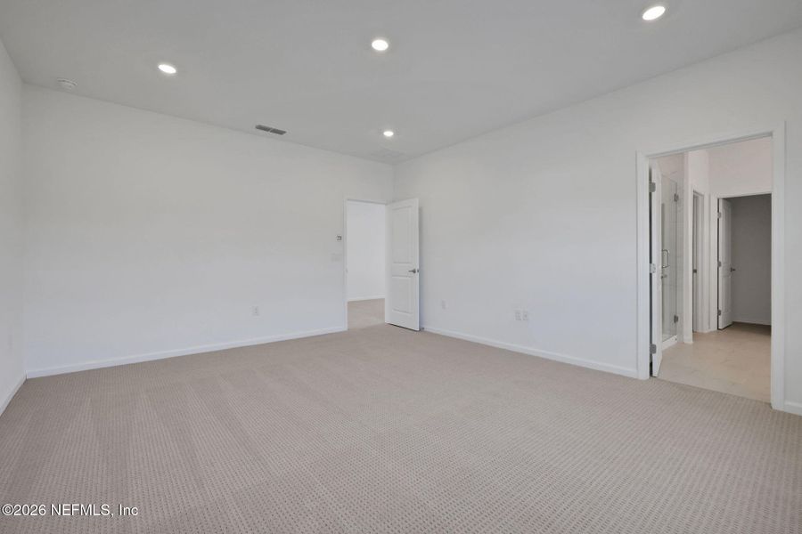 Spacious, unfurnished interior of a new home in TrailMark, St. Augustine (Image 17).