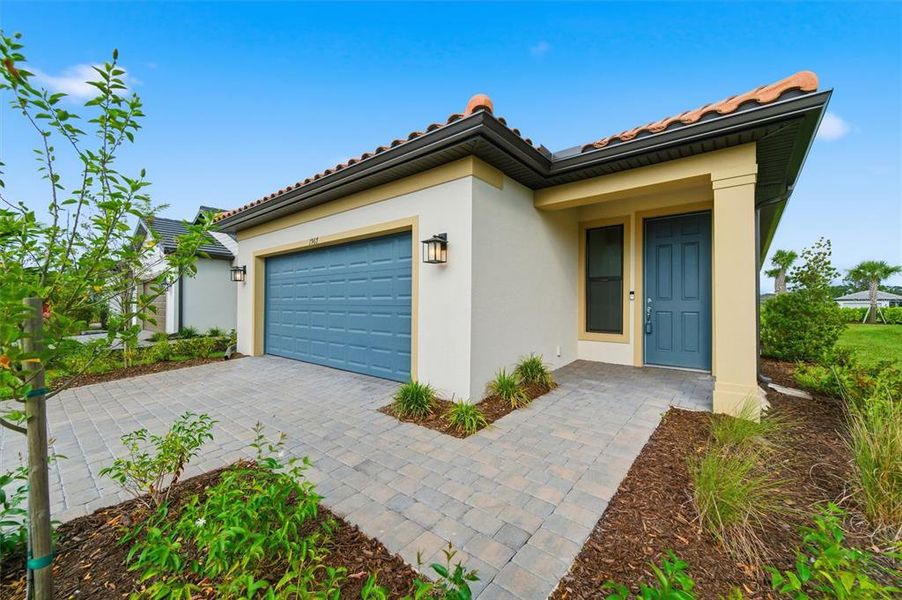 Exterior details and patio area of a home in , North Port (Image 16).