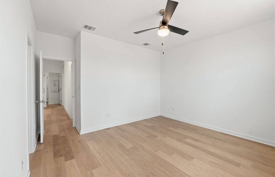 Spacious, unfurnished interior of a new home in La Cima, San Marcos (Image 42).