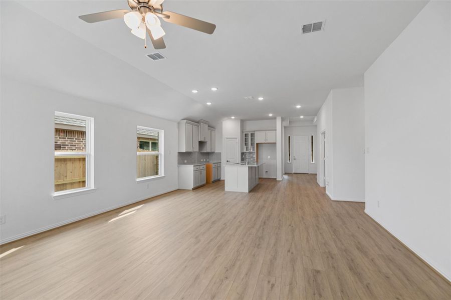 Spacious, unfurnished interior of a new home in Aldeana, Bonney (Image 20).