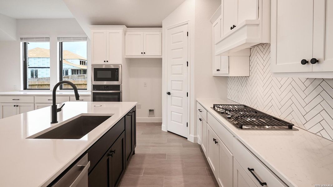 Furnished interior view inside a new home in Cibolo Valley Heights, Cibolo (Image 9).