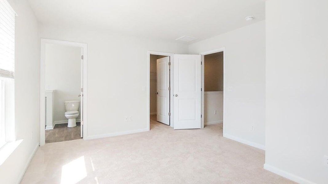 Spacious, unfurnished interior of a new home in Garbon Fields, Summerville (Image 26).