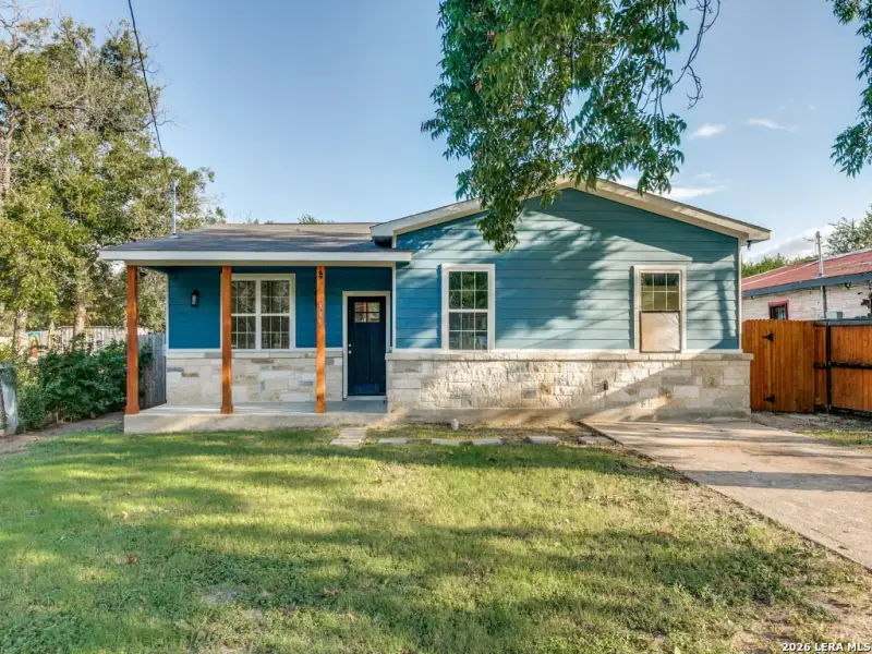Exterior details and patio area of a home in , San Antonio (Image 17).