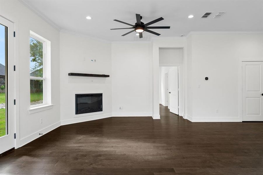 Spacious, unfurnished interior of a new home in , Lindale (Image 26).