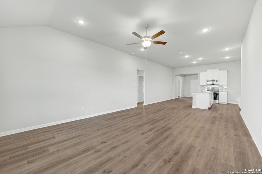 Spacious, unfurnished interior of a new home in Paloma Park, Converse (Image 42).