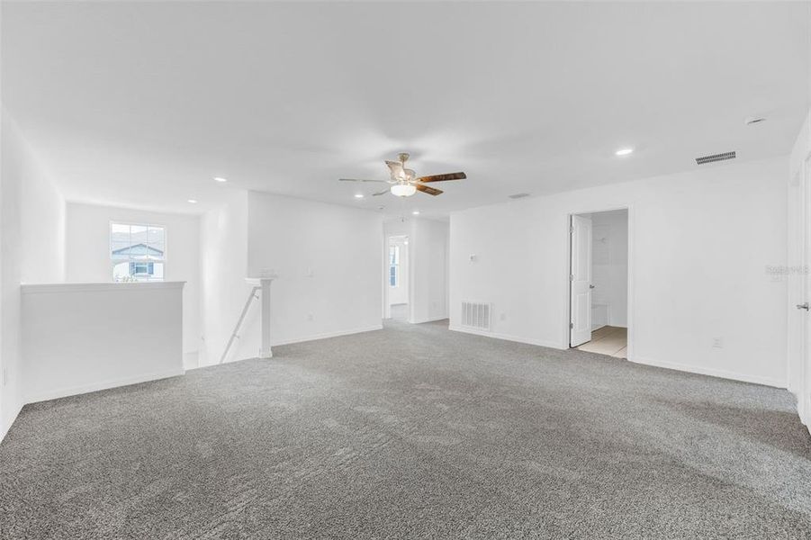 Spacious, unfurnished interior of a new home in , San Antonio (Image 22).