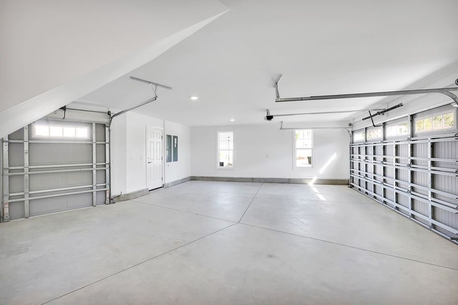 Spacious, unfurnished interior of a new home in Compass Pointe, Leland (Image 47). Spacious, unfurnished interior of a new home in Compass Pointe, Leland (Image 47).