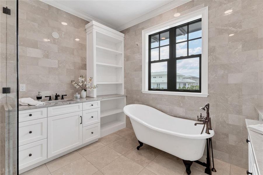 Furnished interior view inside a new home in , Boca Grande (Image 19).