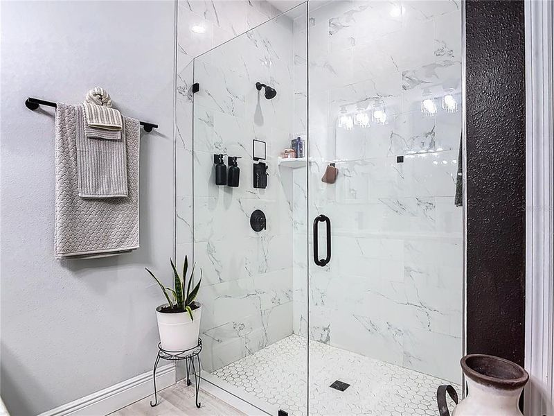 Furnished interior view inside a new home in , Deland (Image 33).