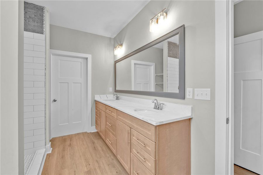Furnished interior view inside a new home in Cross Creek Golf Club, Seneca (Image 17).