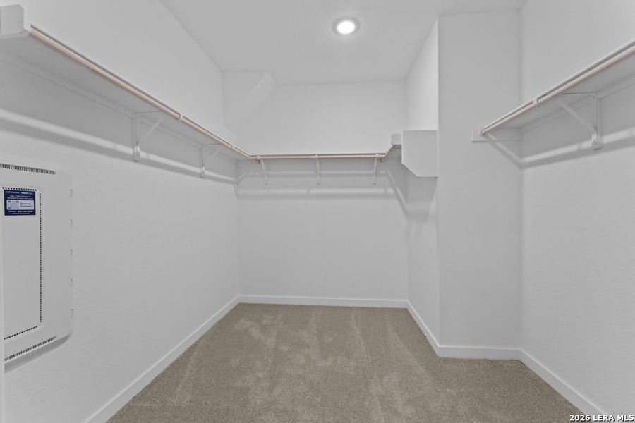 Spacious, unfurnished interior of a new home in Espada, San Antonio (Image 25).
