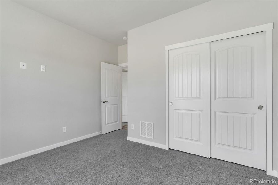 Spacious, unfurnished interior of a new home in , Monument (Image 17).