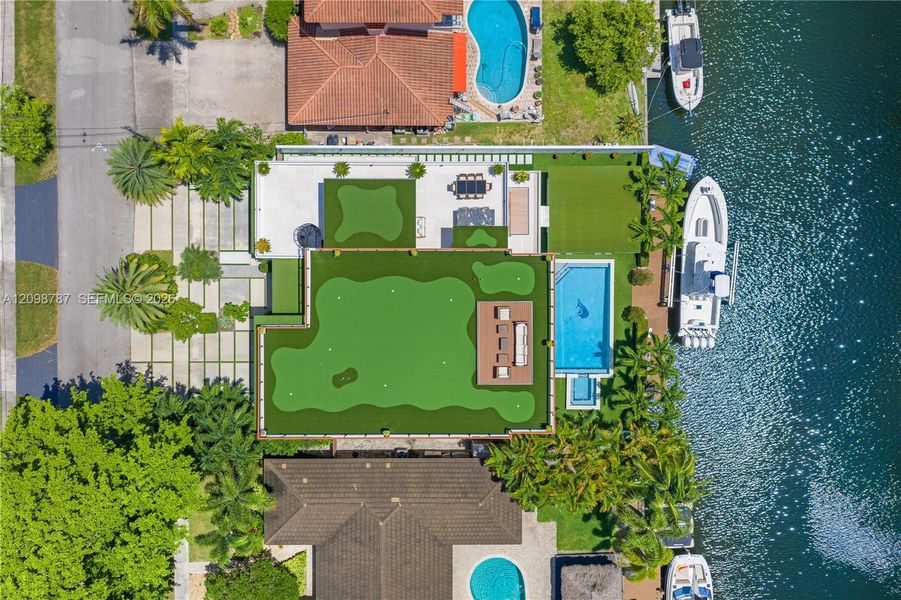 Community amenities in , North Miami (Image 49).