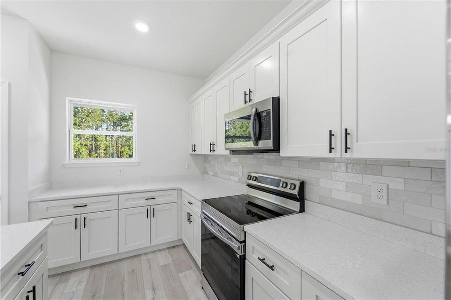 Furnished interior view inside a new home in , Citrus Springs (Image 16).
