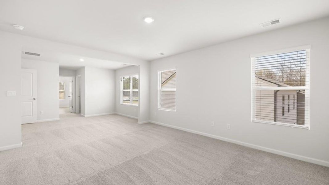 Spacious, unfurnished interior of a new home in South Wind, Union City (Image 30).