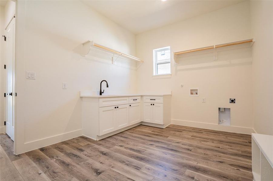 Spacious, unfurnished interior of a new home in , Fort Worth (Image 27).