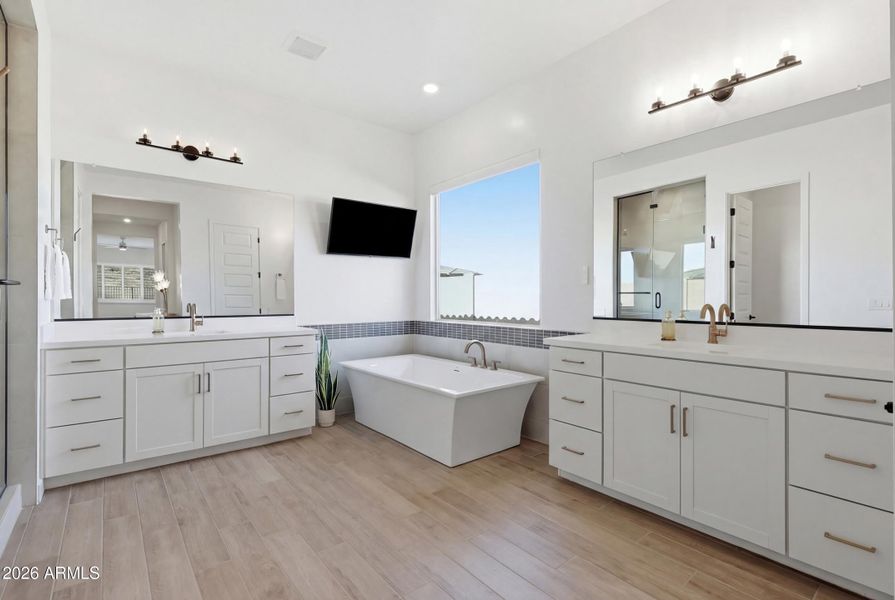 32_img_4661_re_edit_c48d8f10-560f-4a24-8