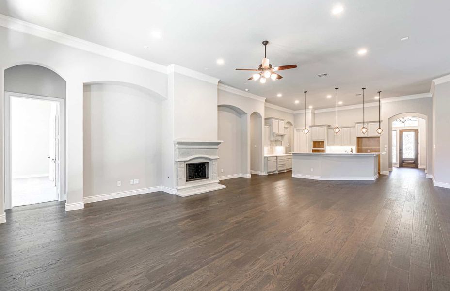 Representative unfurnished interior of a home built from the 3358 by Ravenna Homes in Artavia 70′, Conroe (Image 37).