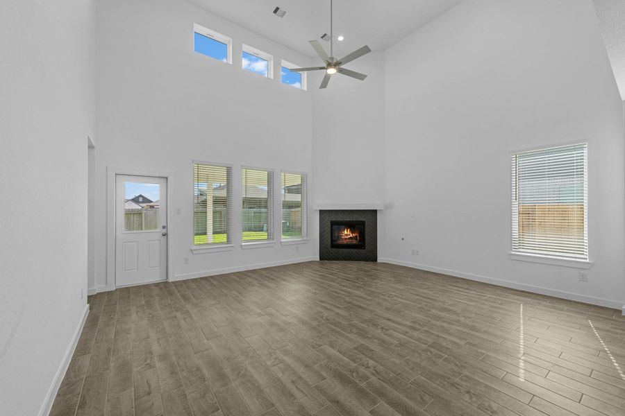 Spacious, unfurnished interior of a new home in Beacon Hill, Waller (Image 15).