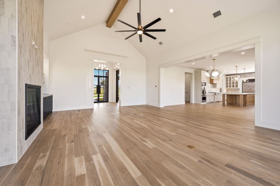 Spacious, unfurnished interior of a new home in Fleming Pointe, Fort Worth (Image 35).