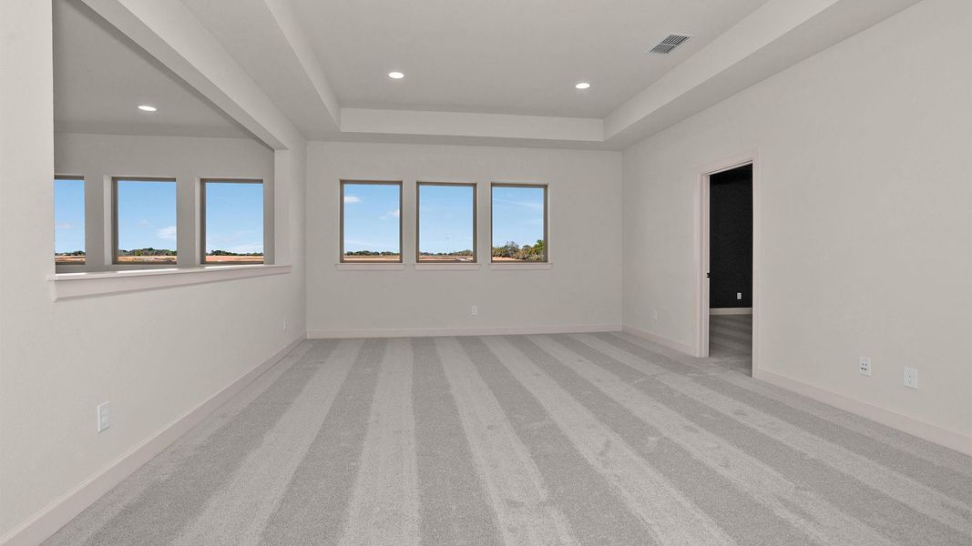 Spacious, unfurnished interior of a new home in Fulshear Lakes, Fulshear (Image 11).