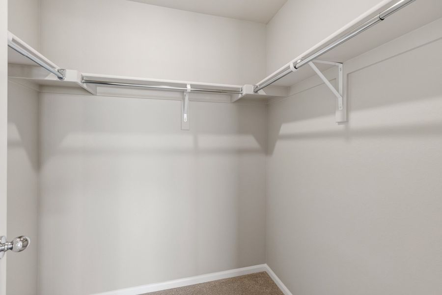Spacious, unfurnished interior of a new home in Windler, Aurora (Image 13).