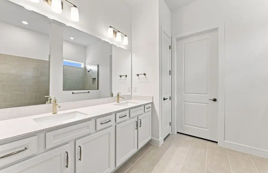 Furnished interior view inside a new home in Del Webb Stone Creek, Ocala (Image 12).