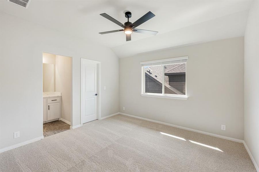 Spacious, unfurnished interior of a new home in Devonshire Classic 60-65, Forney (Image 37).