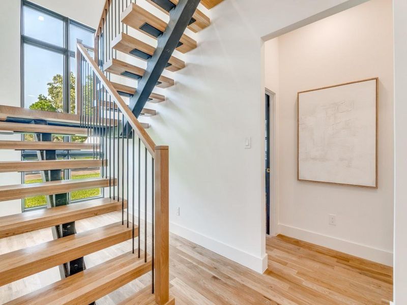 Spacious, unfurnished interior of a new home in , Dallas (Image 24).