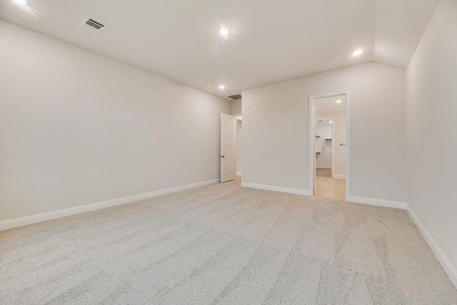 Spacious, unfurnished interior of a new home in Sutton Fields, Celina (Image 25).